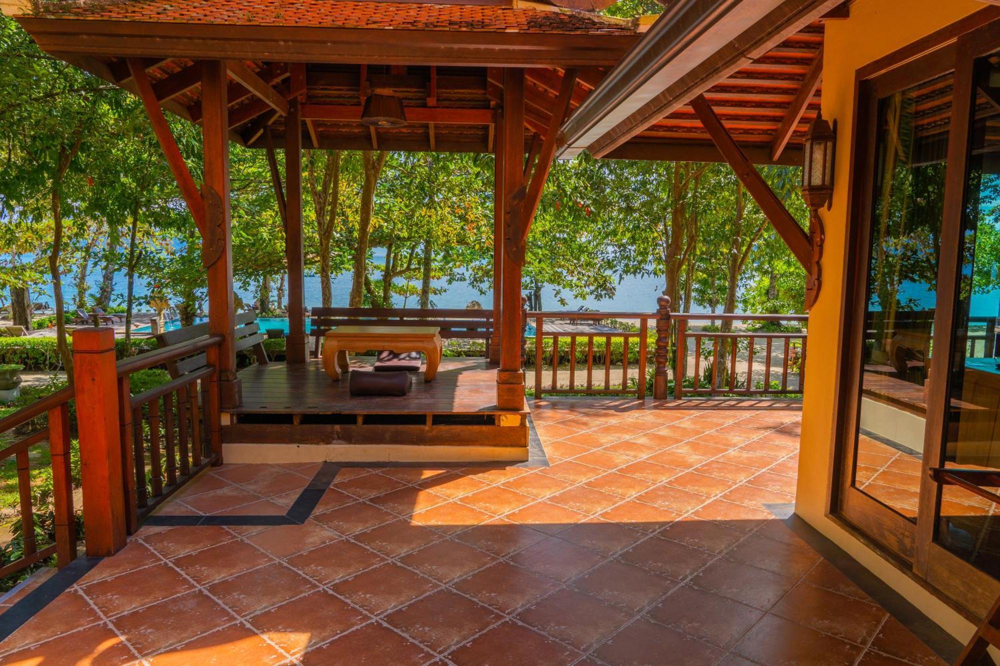 Chivapuri Beach Resort Koh Chang Exterior photo