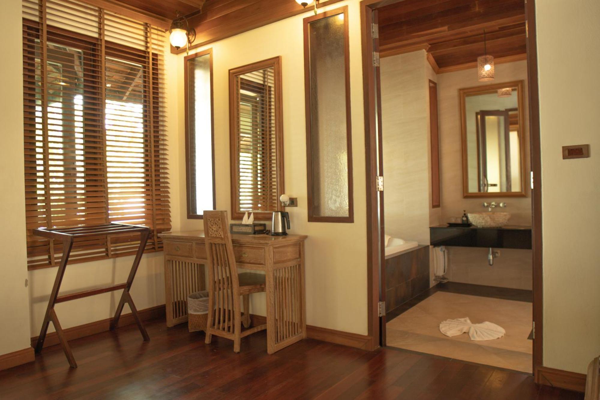 Chivapuri Beach Resort Koh Chang Exterior photo